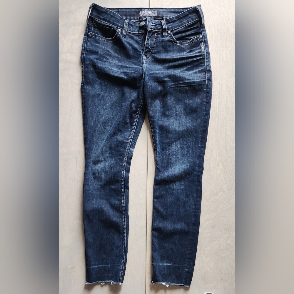 Silver 28, Dark Wash Jeans Raw Hem - Picture 7 of 8